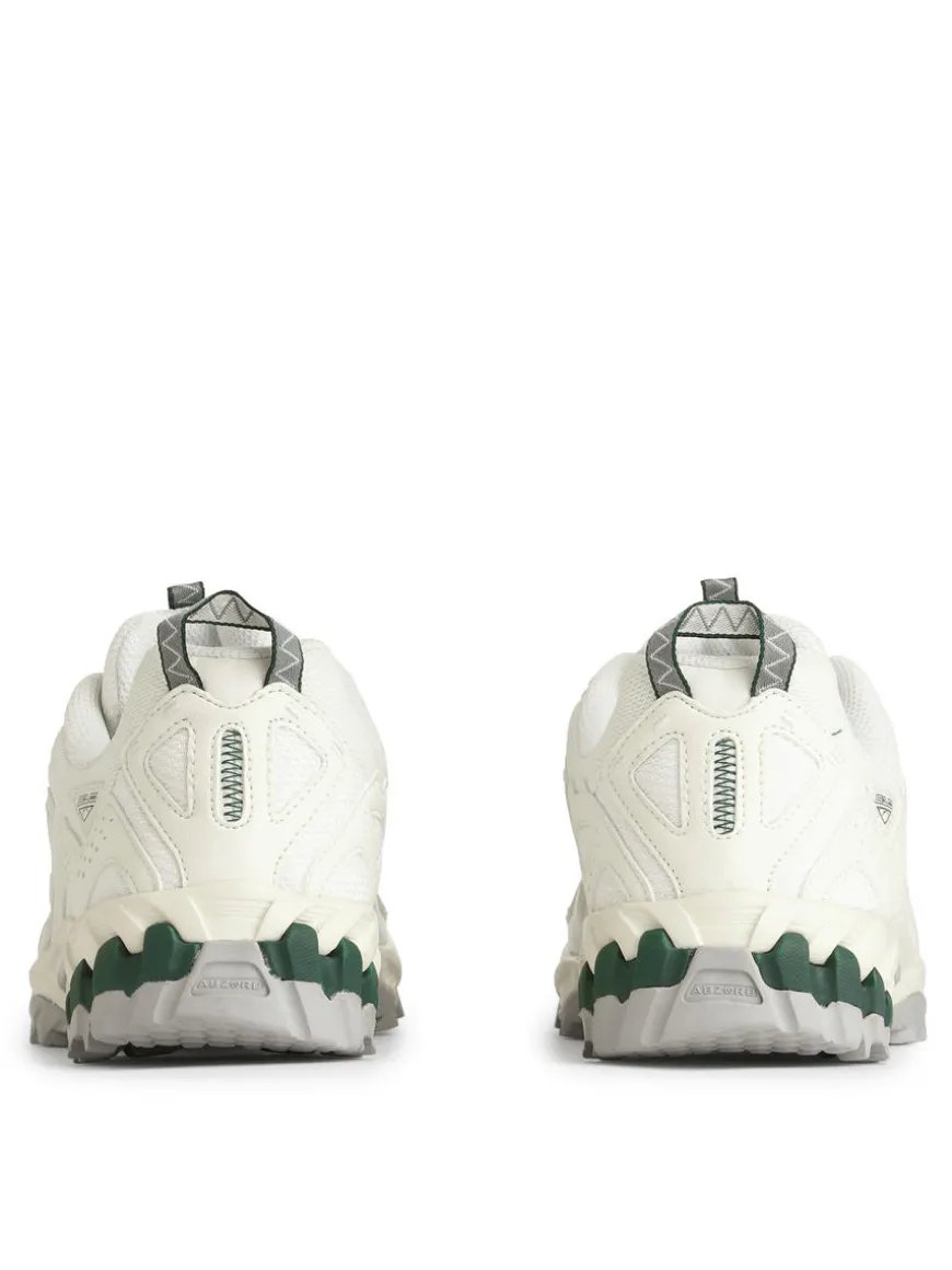 New Balance 610 Trainers