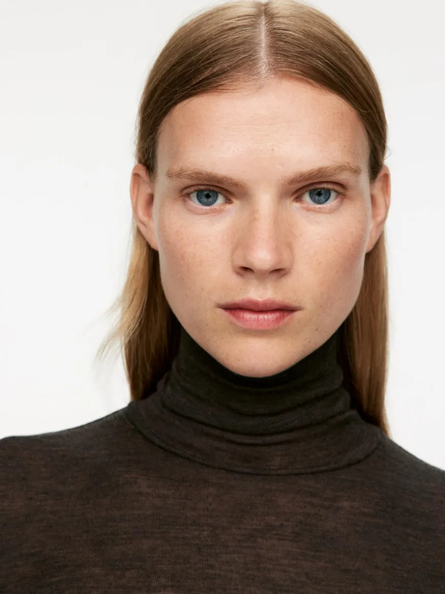 Roll-Neck Wool Top